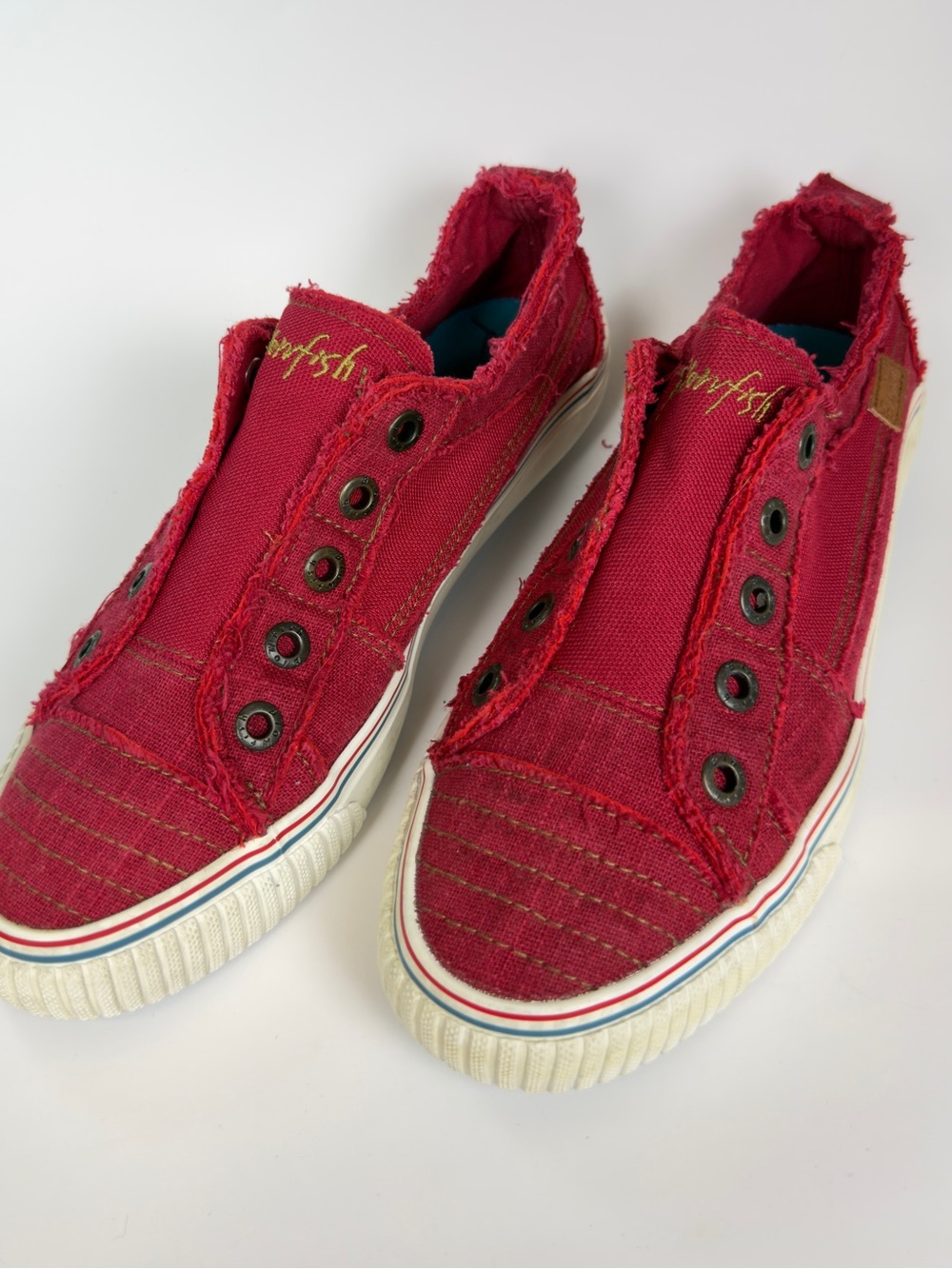 Casual Women’s Slip-On Frayed Canvas Sneakers in Red